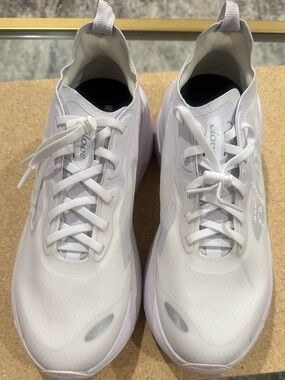 Women's White Athletic Sneakers with Cushioned Support